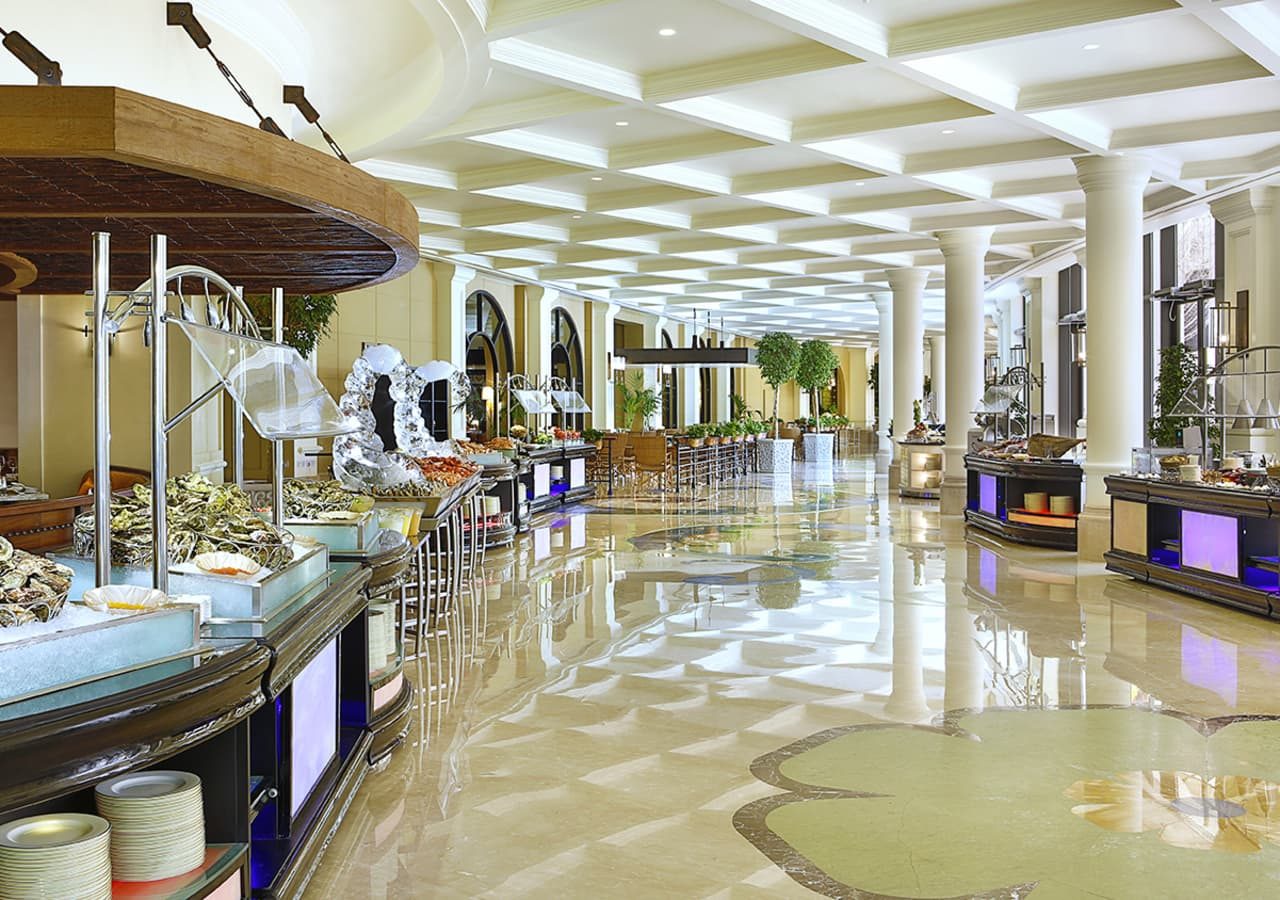 The ritz carlton abu dhabi grand canal giornotte brunch stations 1280