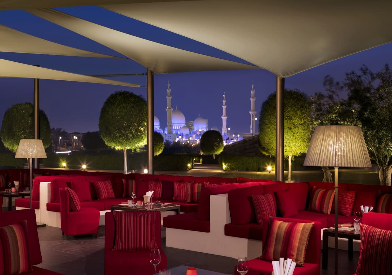 The ritz carlton abu dhabi grand canal li jiang lounge 1280