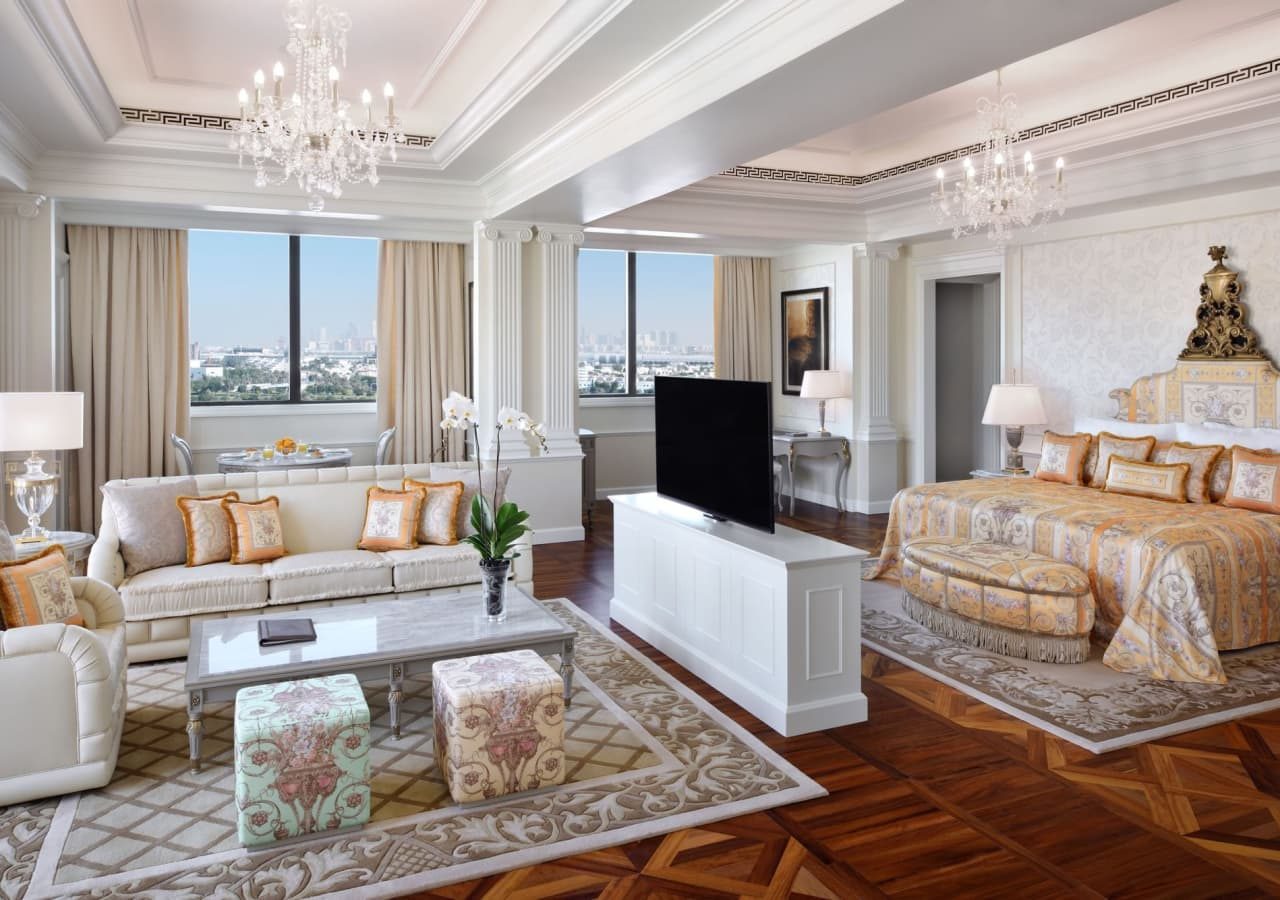 Palazzo versace dubai suite with a lounge area 1280