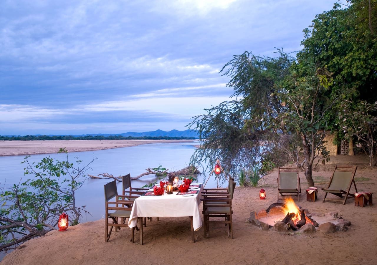 Island bushcamp sunset dining by the river 1280