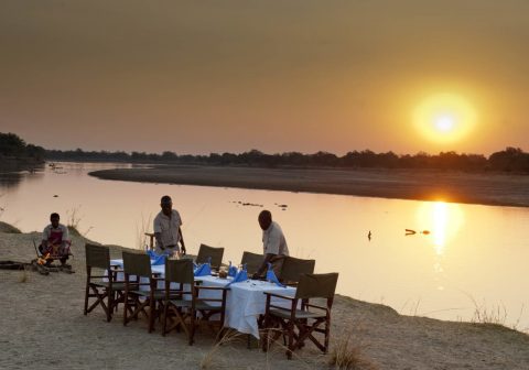 Tena tena camp dinner on the riverbank 1280