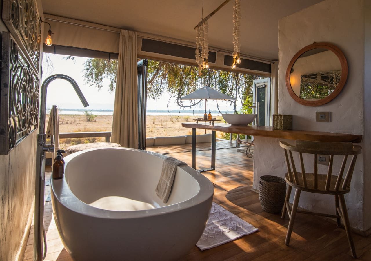 Chikwenya bathroom interior with a view 1280