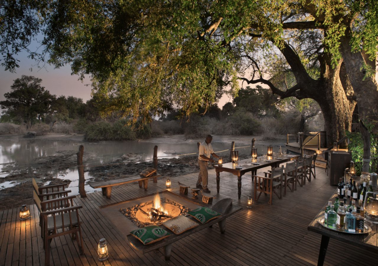 Kanga camp dining area at night 1280