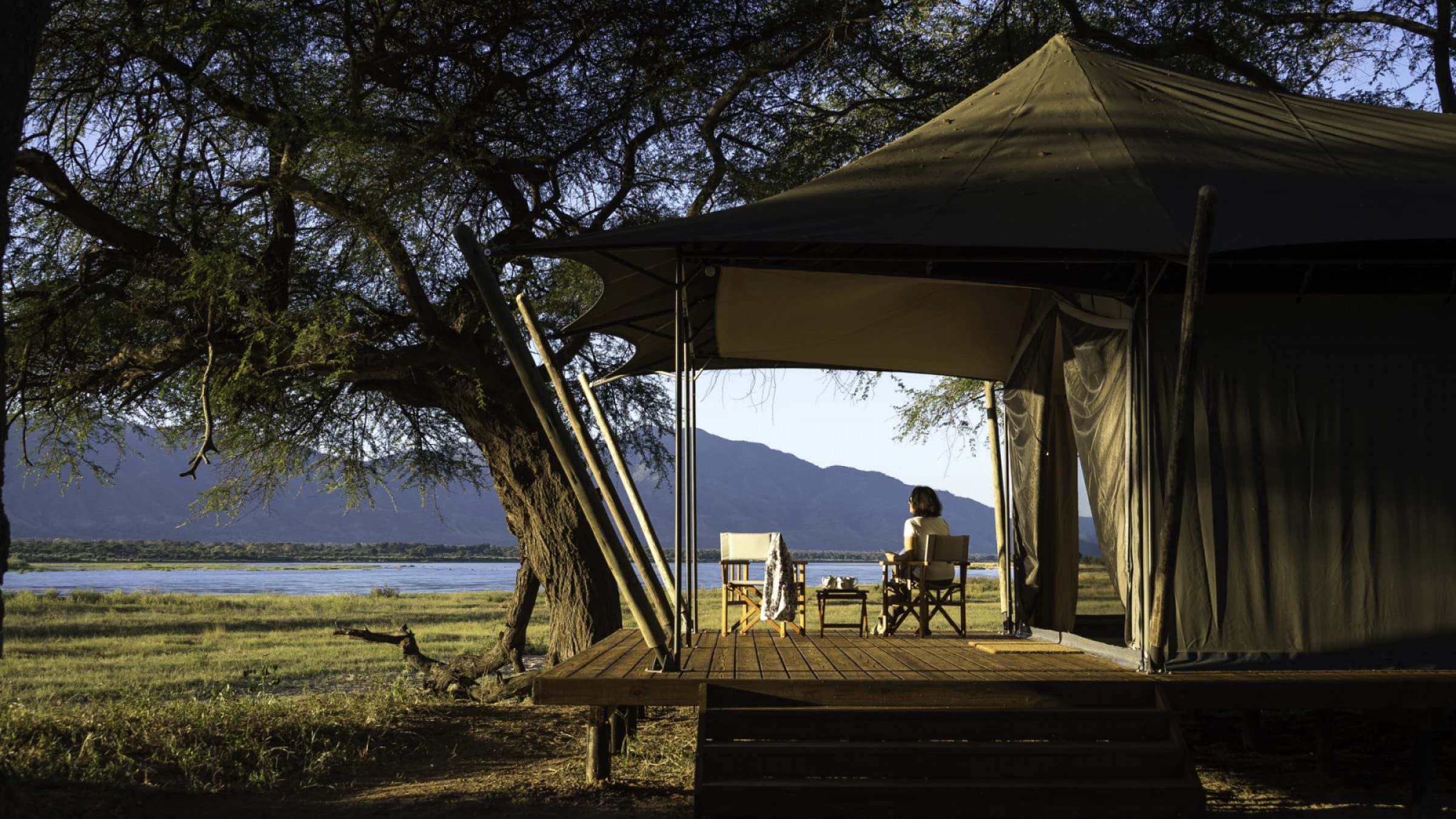 Ruckomechi camp exterior and view of the guest tent 2400