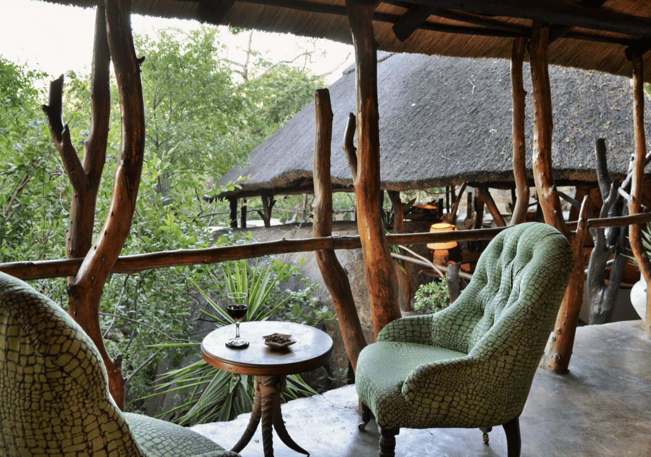 Amalinda lodge enjoy the view with a drink 1280