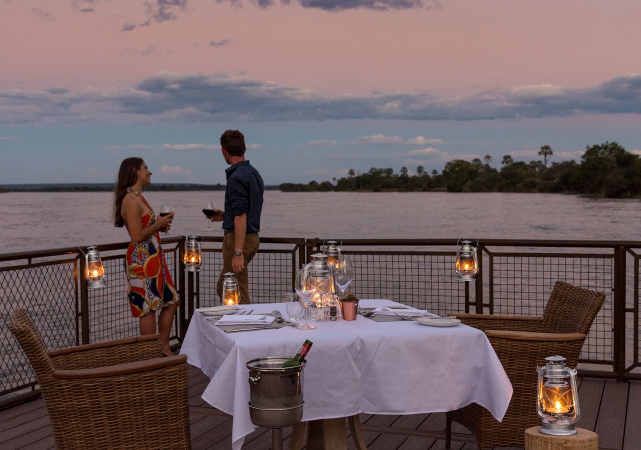 Old drift lodge dining on the jetty 1280